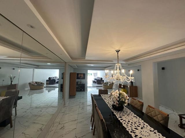 Sobrado com 200m² 5 quartos e 4 banheiros, à venda, no bairro Jardim Boa Vista (Zona Oeste) em São Paulo