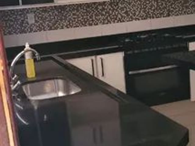 Foto do Sobrado - Excelente Sobrado com 3 dormitórios , 2 vagas com 200 metros quadrados de construção, próximo ao centro comercial de Cocaia- no Jardim Adriana - Guarulhos | Imobiliária Compare