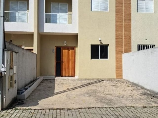 Sobrado com 133m² 3 quartos e 2 banheiros, à venda, no bairro Parque Rizzo II em Cotia
