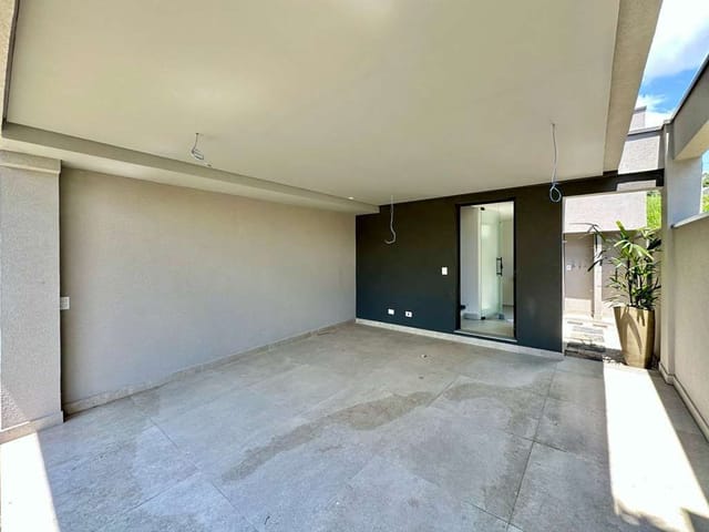 Sobrado com 125m² 3 quartos e 3 banheiros, à venda, no bairro Lageadinho em Cotia