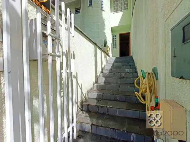 Sobrado 3 quartos e 1 banheiro, à venda, no bairro Bom Retiro em Curitiba