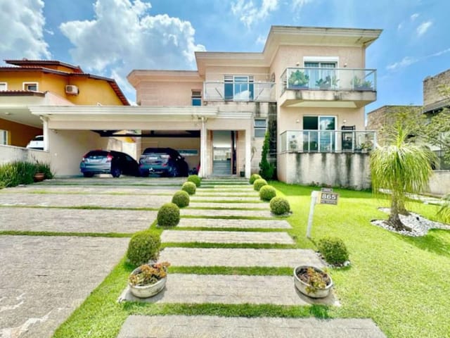Sobrado com 720m² 3 quartos e 4 banheiros, à venda, no bairro Jardim do Golf I em Jandira