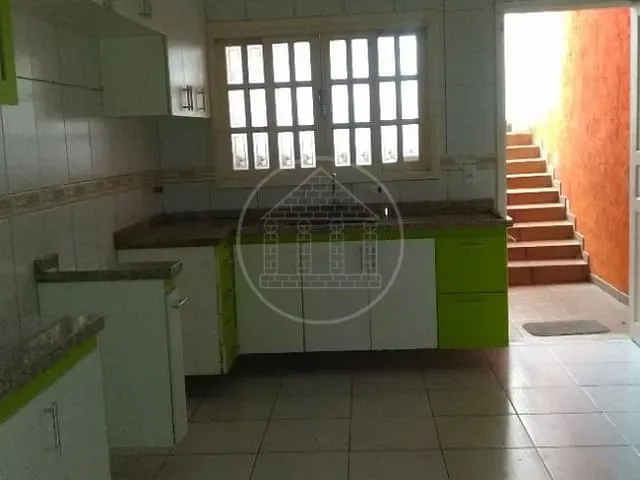 Sobrado com 137m² 3 quartos e 2 banheiros, à venda ou para alugar, no bairro Rio Bonito em São Paulo
