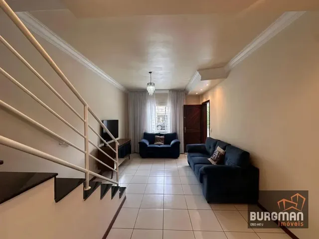 Sobrado com 308m² 5 quartos e 4 banheiros, à venda, no bairro Cajuru em Curitiba
