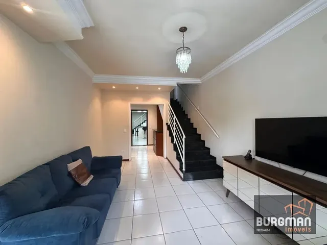 Sobrado com 308m² 5 quartos e 4 banheiros, à venda, no bairro Cajuru em Curitiba