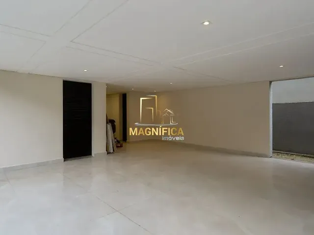 Casa 3 quartos e 5 banheiros, à venda, no bairro Xaxim em Curitiba
