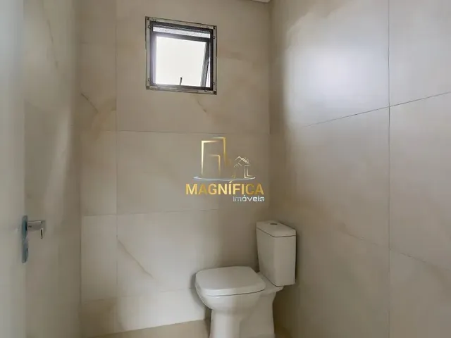 Casa 3 quartos e 5 banheiros, à venda, no bairro Xaxim em Curitiba