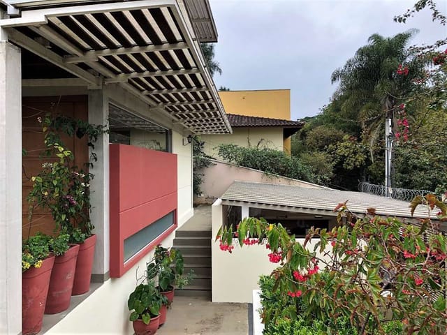 Sobrado com 574m² 3 quartos e 3 banheiros, à venda, no bairro Vila Santo Antonio de Carapicuiba em Carapicuíba