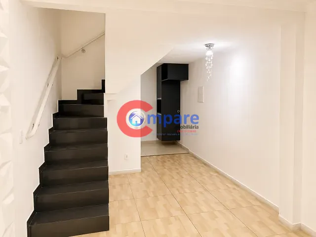 Sobrado 2 quartos e 1 banheiro, à venda, no bairro Água Chata em Guarulhos