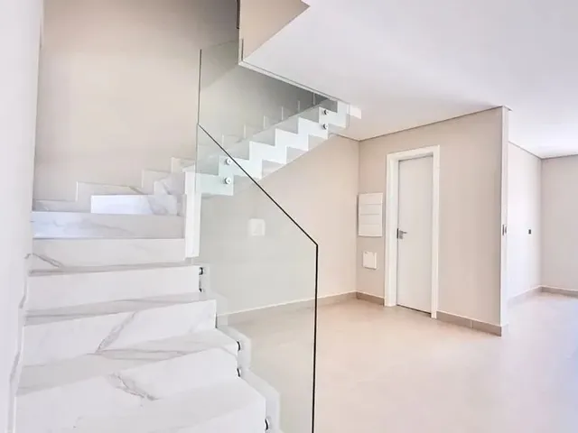 Sobrado com 180m² 3 quartos e 3 banheiros, à venda, no bairro Santa Felicidade em Curitiba