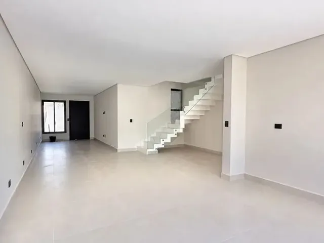 Sobrado com 180m² 3 quartos e 3 banheiros, à venda, no bairro Santa Felicidade em Curitiba