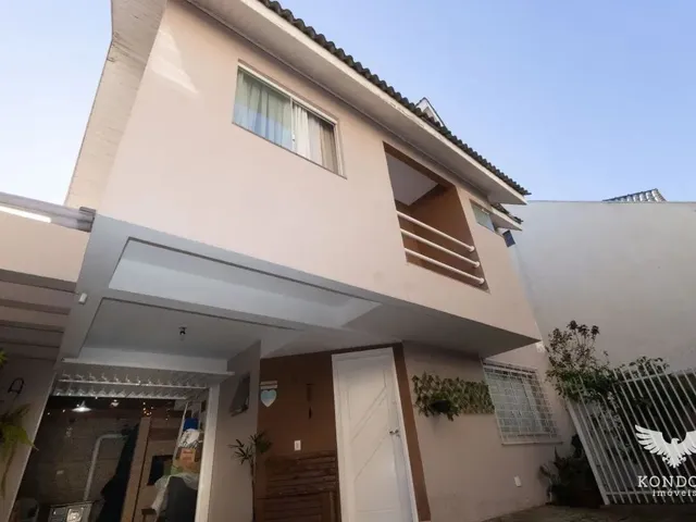 Sobrado 3 quartos e 2 banheiros, à venda, no bairro Santa Felicidade em Curitiba