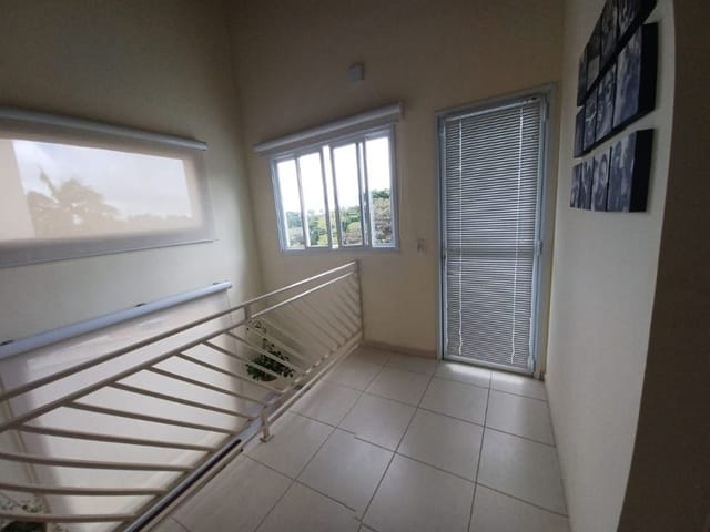 Sobrado com 250m² 3 quartos e 2 banheiros, à venda, no bairro Parque Ideal em Carapicuíba