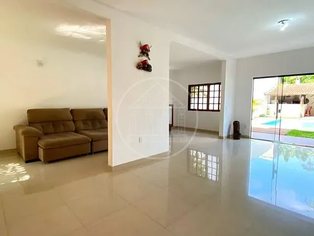 Sobrado com 1000m² 4 quartos e 3 banheiros, à venda ou para alugar, no bairro Parque do Terceiro Lago em São Paulo