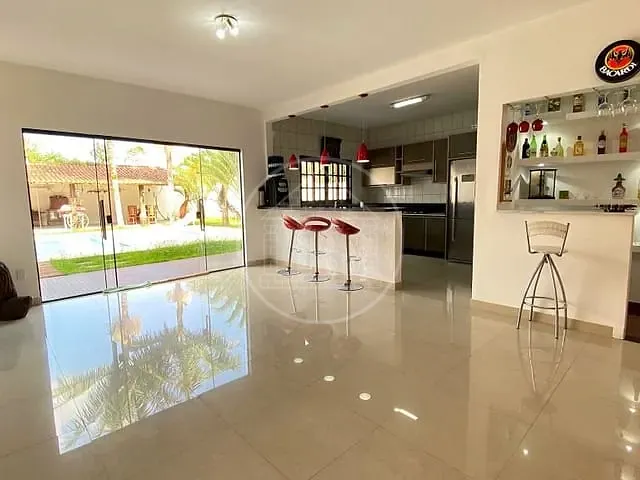 Sobrado com 1000m² 4 quartos e 3 banheiros, à venda ou para alugar, no bairro Parque do Terceiro Lago em São Paulo