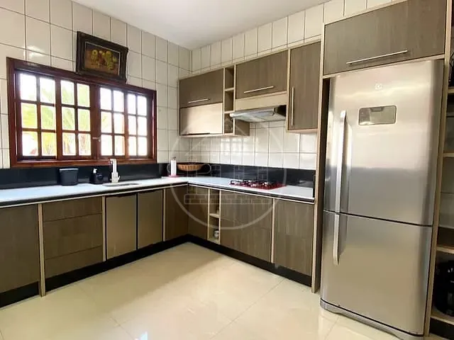 Sobrado com 1000m² 4 quartos e 3 banheiros, à venda ou para alugar, no bairro Parque do Terceiro Lago em São Paulo