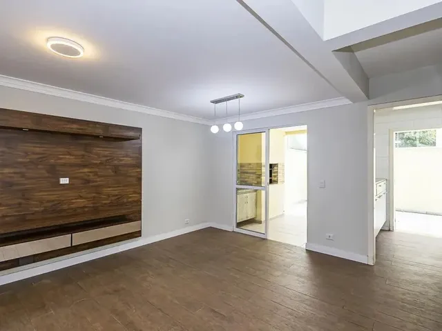 Sobrado com 147m² 3 quartos e 2 banheiros, à venda, no bairro Bairro Alto em Curitiba