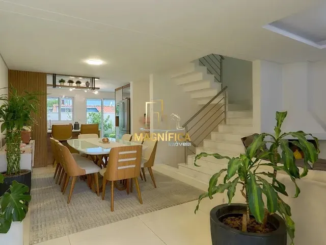 Casa 3 quartos e 4 banheiros, à venda, no bairro Mercês em Curitiba