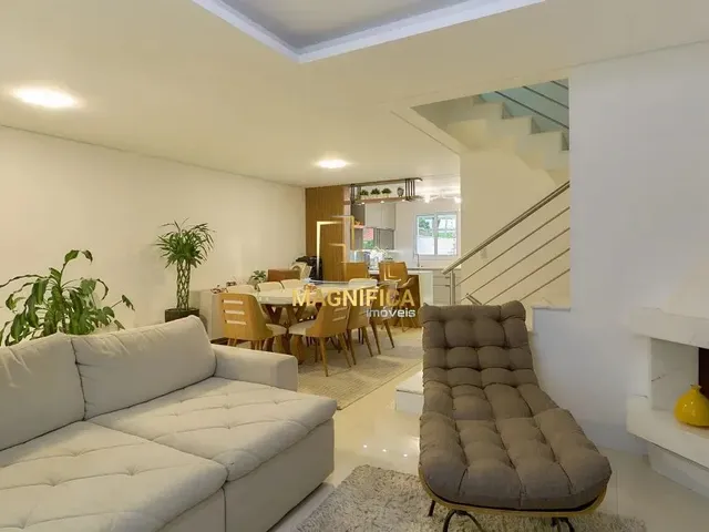 Casa 3 quartos e 4 banheiros, à venda, no bairro Mercês em Curitiba