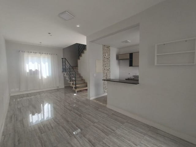 Sobrado com 205m² 2 quartos e 2 banheiros, à venda, no bairro Portal do Santa Paula em Cotia