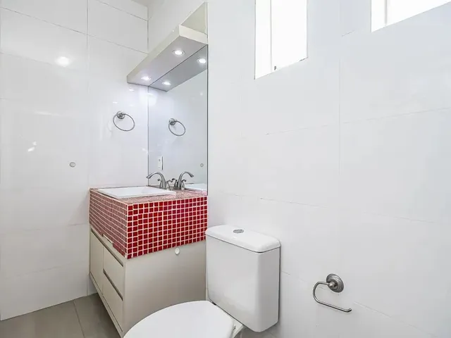 Sobrado com 113m² 2 quartos e 1 banheiro, à venda, no bairro Campo Comprido em Curitiba