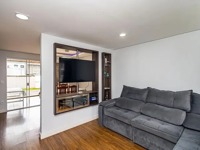 Sobrado com 113m² 2 quartos e 1 banheiro, à venda, no bairro Campo Comprido em Curitiba