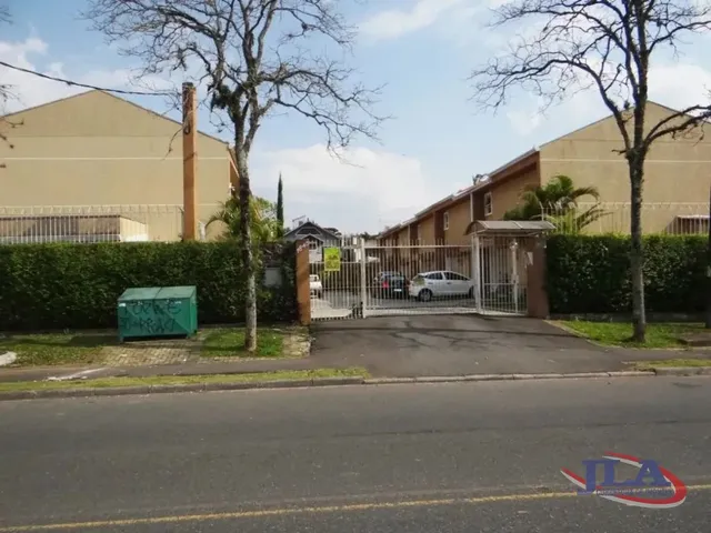 Sobrado 3 quartos e 2 banheiros, à venda, no bairro Boa Vista em Curitiba