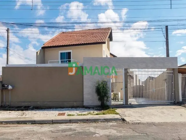 Sobrado 3 quartos e 2 banheiros, à venda, no bairro Uberaba em Curitiba