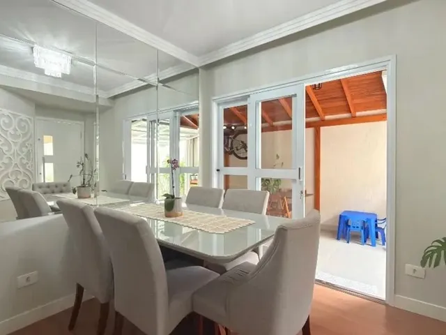 Sobrado com 93m² 3 quartos e 2 banheiros, à venda, no bairro Santa Felicidade em Curitiba