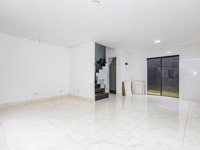 Sobrado com 121m² 3 quartos e 1 banheiro, à venda, no bairro Uberaba em Curitiba