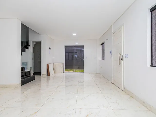 Sobrado com 121m² 3 quartos e 1 banheiro, à venda, no bairro Uberaba em Curitiba