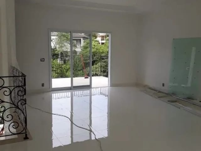 Sobrado com 450m² 4 quartos e 4 banheiros, à venda, no bairro Tarumã em Santana de Parnaíba