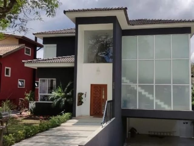 Sobrado com 450m² 4 quartos e 4 banheiros, à venda, no bairro Tarumã em Santana de Parnaíba