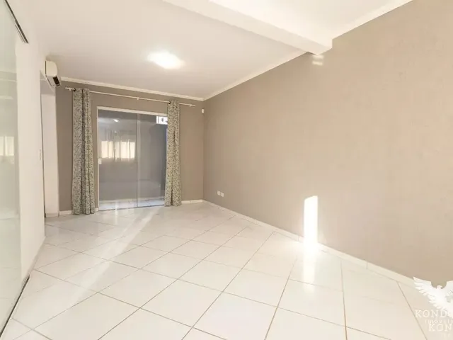 Sobrado 3 quartos e 3 banheiros, à venda, no bairro Santa Felicidade em Curitiba