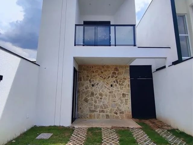 Sobrado com 150m² 2 quartos e 1 banheiro, à venda, no bairro Fazendinha em Santana de Parnaíba