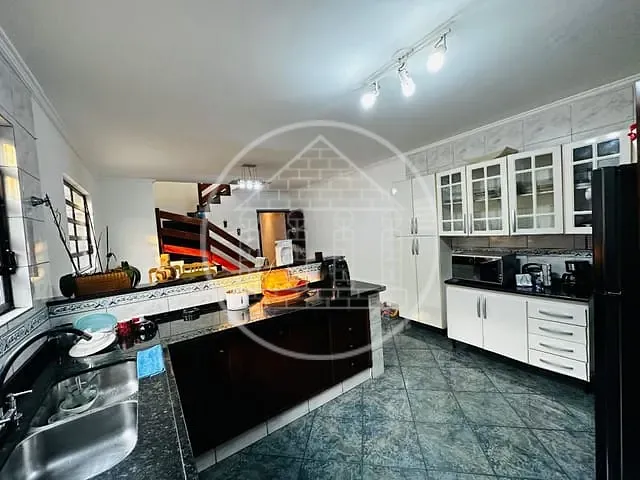 Sobrado com 180m² 4 quartos e 5 banheiros, à venda, no bairro Jardim Consórcio em São Paulo