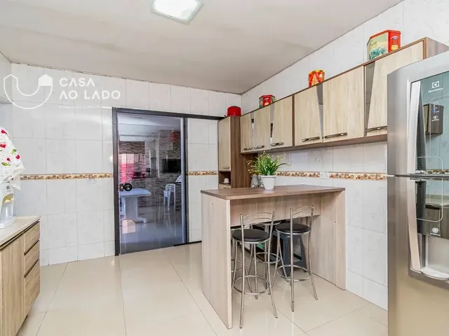 Sobrado com 140m² 4 quartos e 3 banheiros, à venda, no bairro Campo de Santana em Curitiba