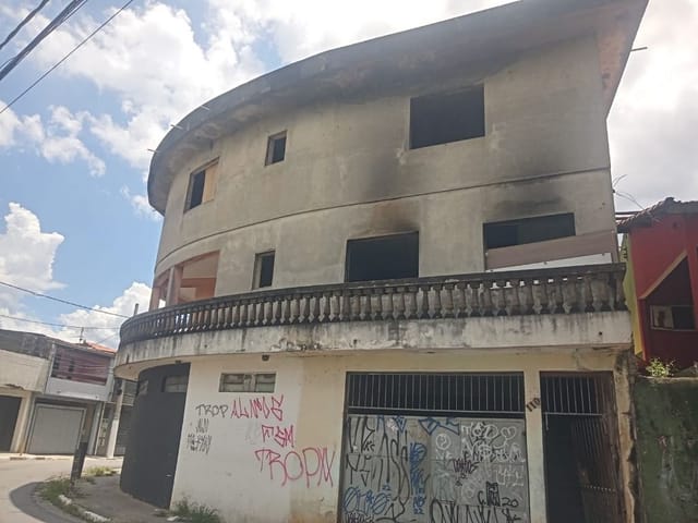Sobrado com 211m² 3 quartos e 2 banheiros, à venda, no bairro Novo Osasco em Osasco