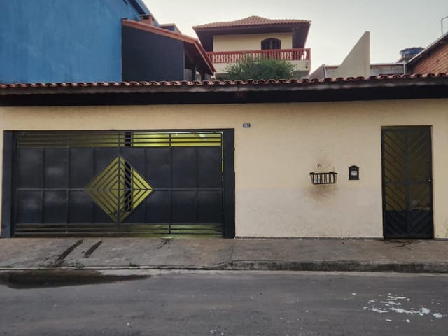 Foto do Sobrado - Excelente Sobrado à venda, com 400 metros de área construida, 3 dormitóris, 1 suíte, 5 vagas - Cidade Soberana, Guarulhos, SP | Imobiliária Compare