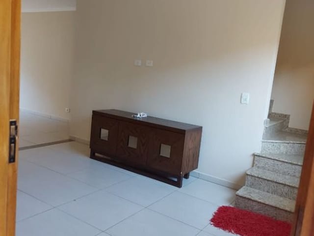 Sobrado com 150m² 3 quartos e 2 banheiros, à venda, no bairro Jardim Villaca em São Roque