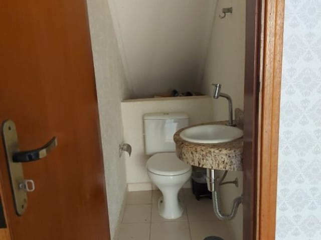 Sobrado com 150m² 3 quartos e 2 banheiros, à venda, no bairro Jardim Villaca em São Roque