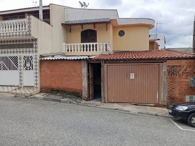 Sobrado com 310m² 3 quartos e 5 banheiros, à venda, no bairro Parque Itamarati em Itapevi