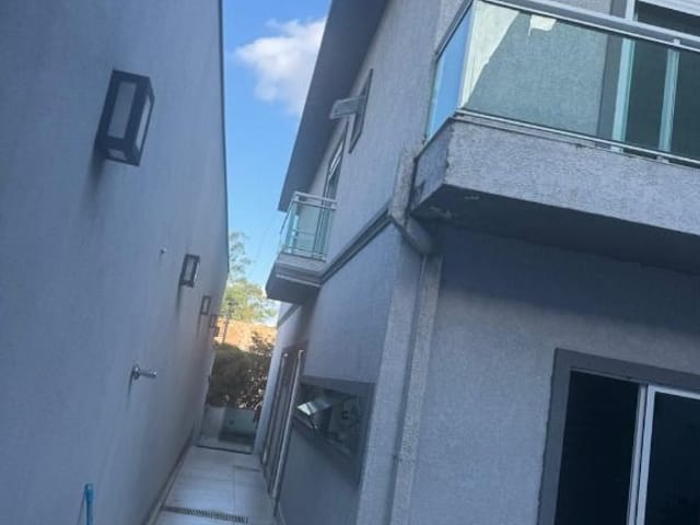 Sobrado com 210m² 3 quartos e 3 banheiros, à venda, no bairro Vale do Sol II em Itapevi