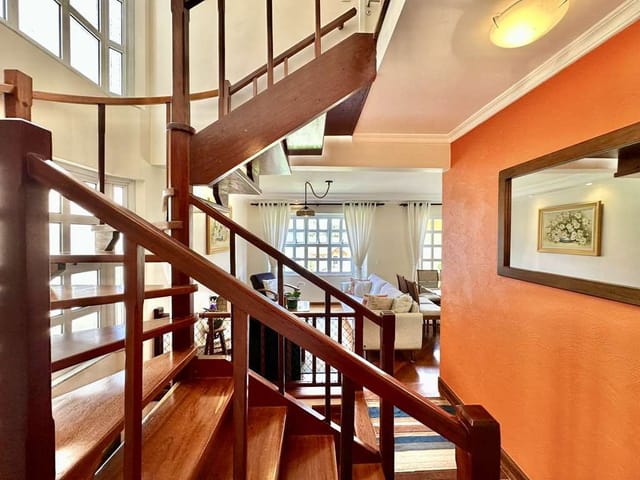 Sobrado com 159m² 3 quartos e 3 banheiros, à venda, no bairro Jardim Recanto Suave em Cotia