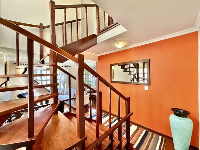 Sobrado com 159m² 3 quartos e 3 banheiros, à venda, no bairro Jardim Recanto Suave em Cotia