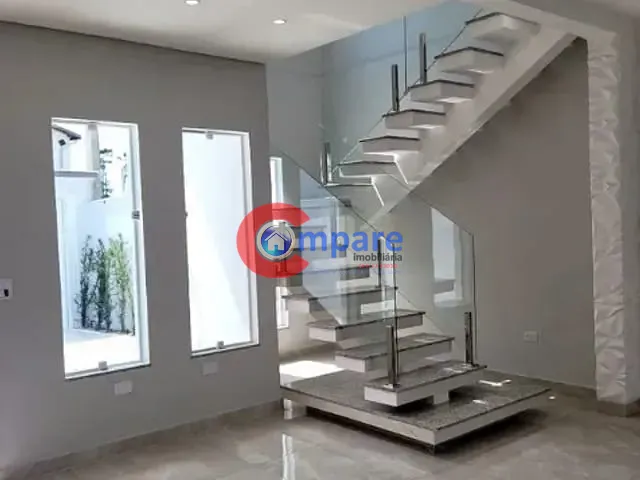 Sobrado com 120m² 3 quartos e 1 banheiro, à venda, no bairro Residencial e Comercial Guarulhos em Guarulhos