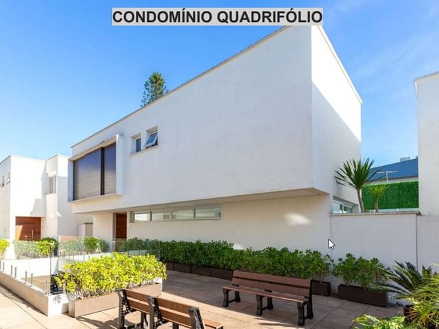 Sobrado com 365m² 4 quartos e 5 banheiros, à venda, no bairro Jardim Petropolis em São Paulo