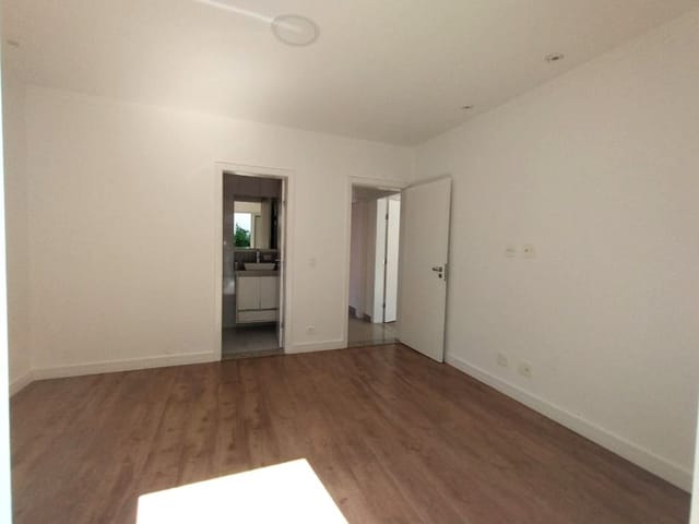 Sobrado com 360m² 4 quartos e 6 banheiros, à venda, no bairro City Bussocaba em Osasco