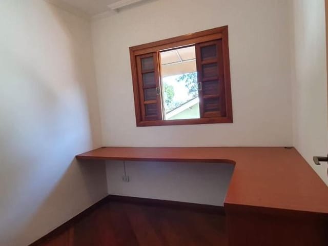 Sobrado com 260m² 3 quartos e 2 banheiros, à venda, no bairro Chácara Canta Galo em Cotia