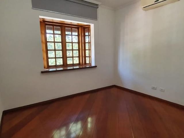 Sobrado com 260m² 3 quartos e 3 banheiros, à venda, no bairro Chácara Canta Galo em Cotia